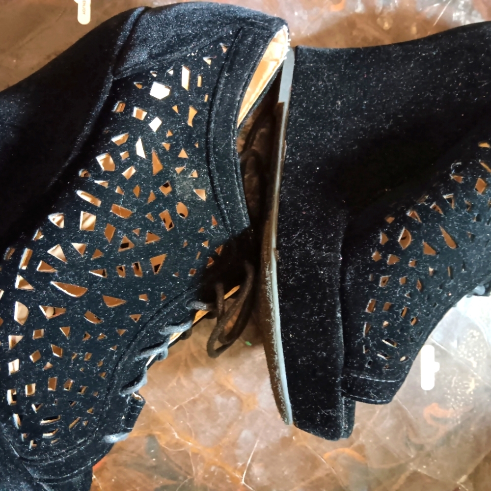 Black Delicacy heels